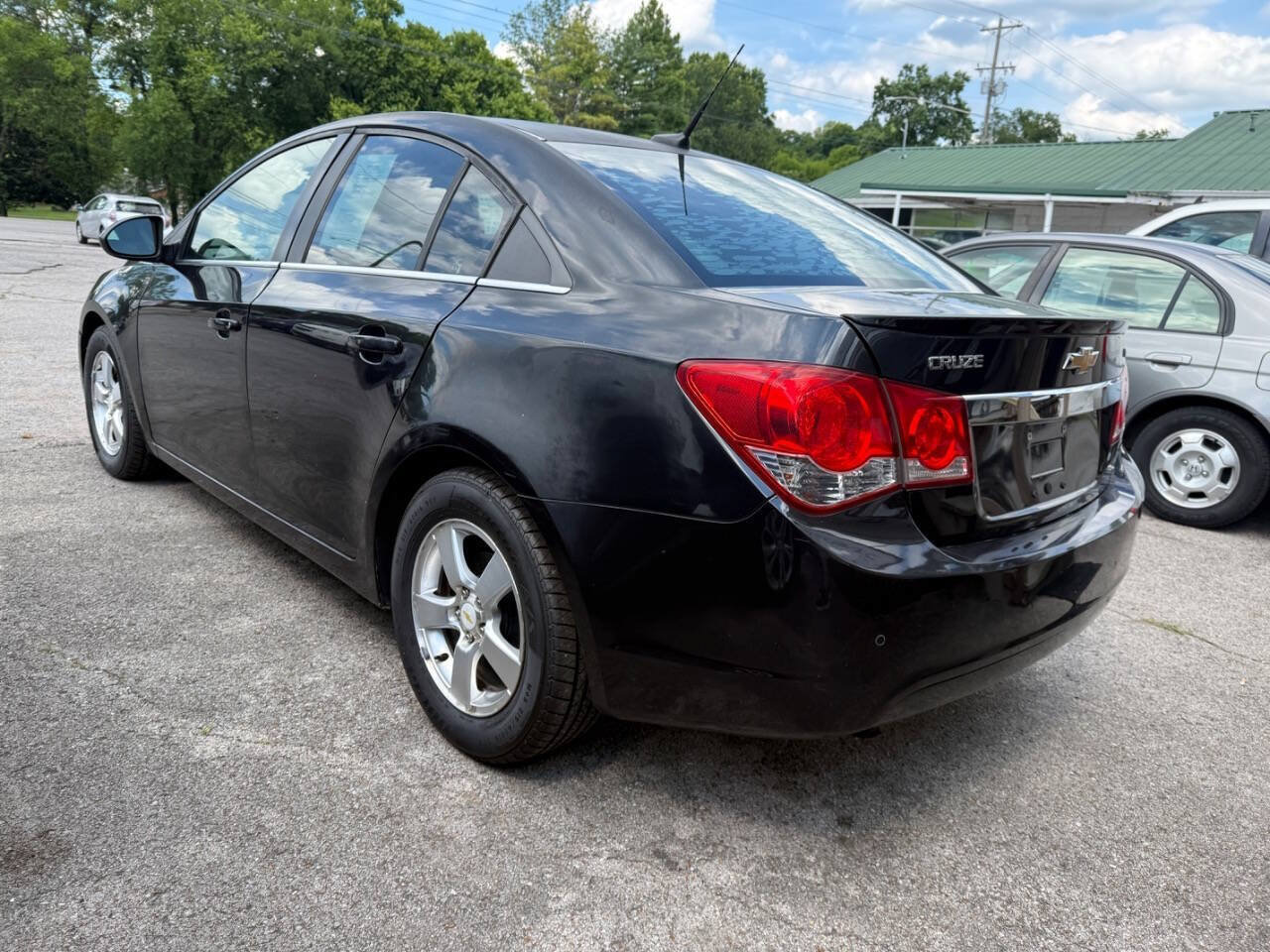 Used 2011 Chevrolet Cruze LT FWD image 3