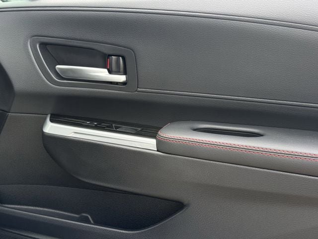 Used 2025 Toyota Sienna XSE FWD image 30