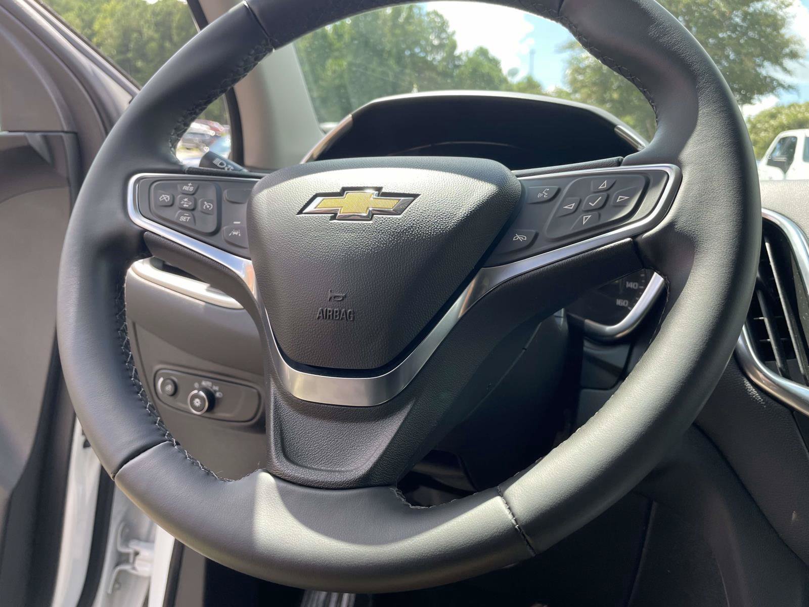 Used 2024 Chevrolet Equinox LT FWD image 18