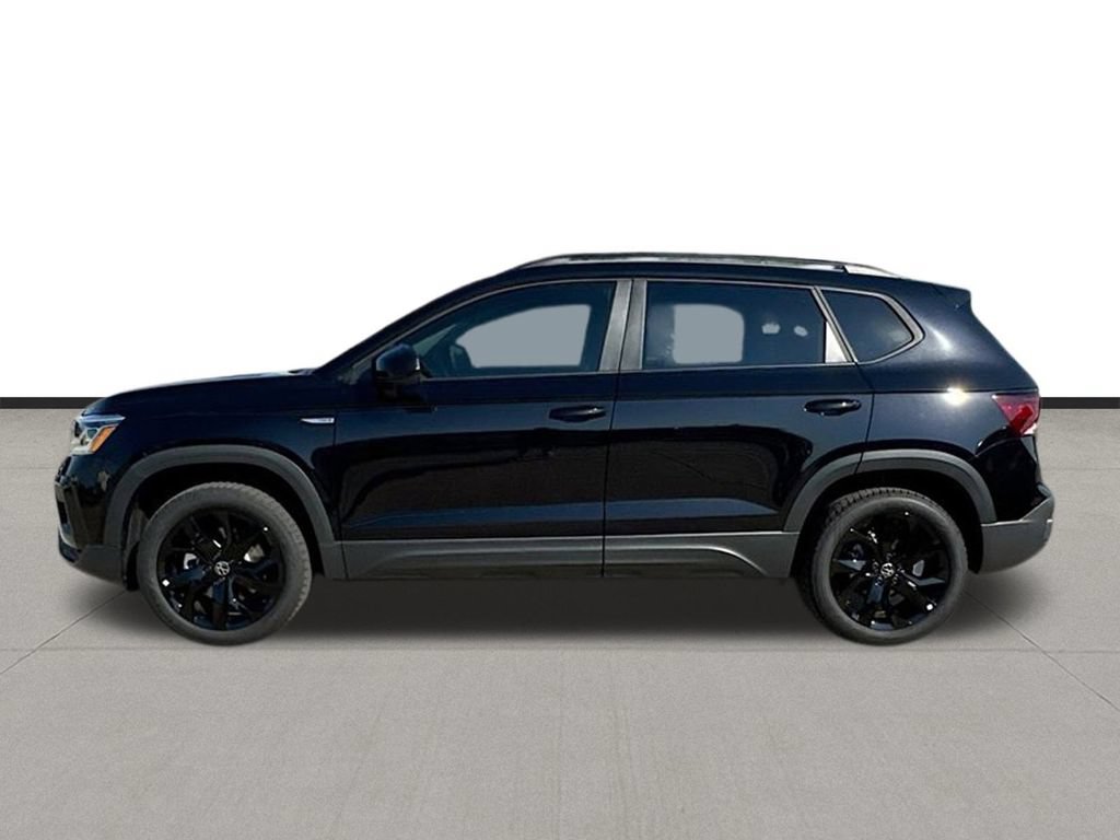 Used 2024 Volkswagen Taos SE FWD image 3