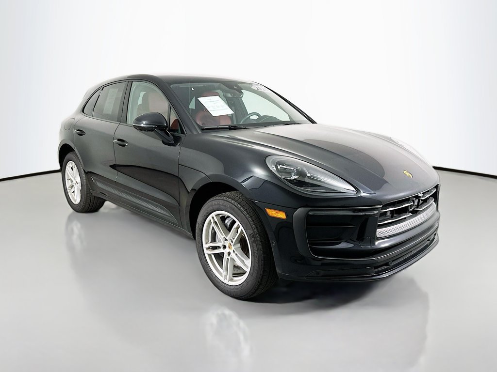 Certified 2025 Porsche Macan AWD/4WD image 7