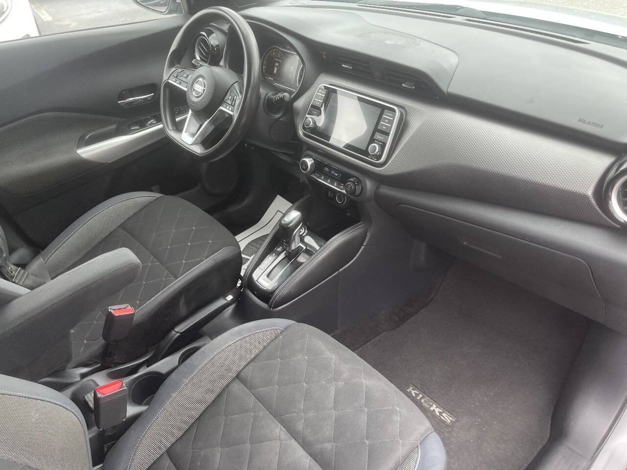 Used 2018 Nissan Kicks SV FWD image 26