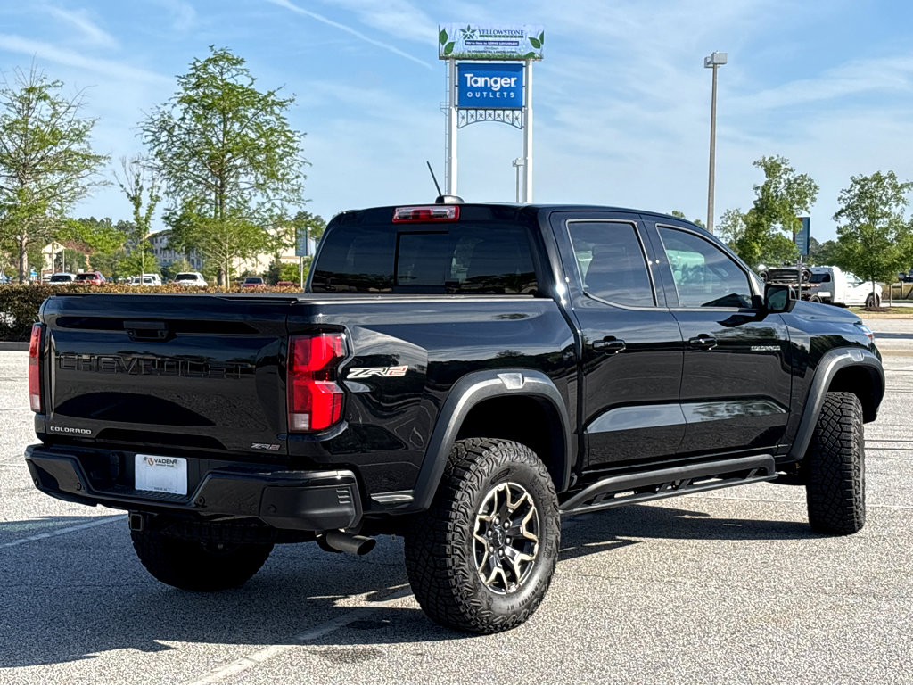 Used 2024 Chevrolet Colorado ZR2 w/ Technology Package image 23