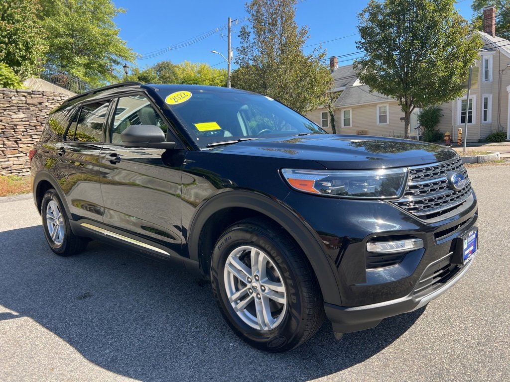 Used 2022 Ford Explorer XLT w/ Equipment Group 202A image 7