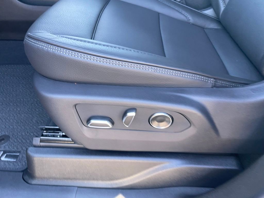 New 2026 GMC Yukon XL Denali w/ Sun & Power Step Package image 10