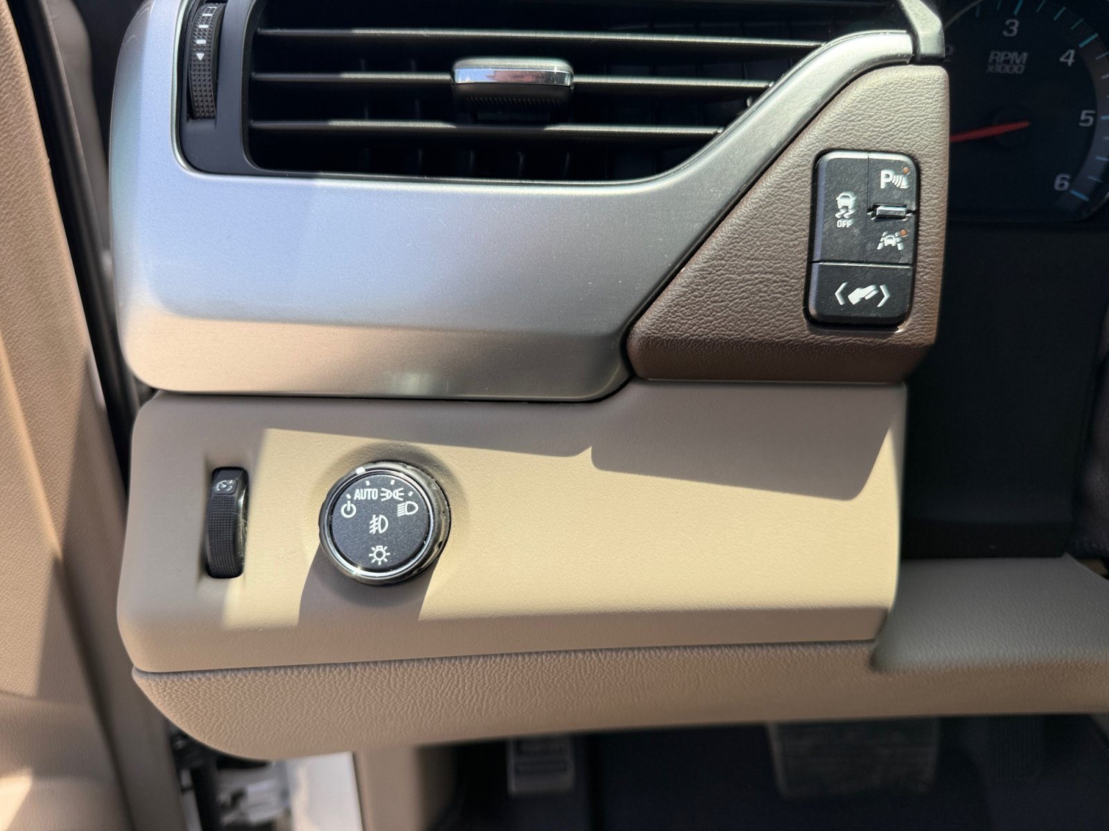 Used 2020 Chevrolet Tahoe LT RWD image 29