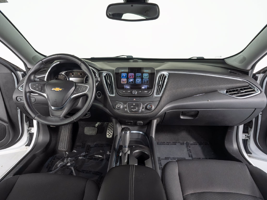 Used 2017 Chevrolet Malibu LT FWD image 32