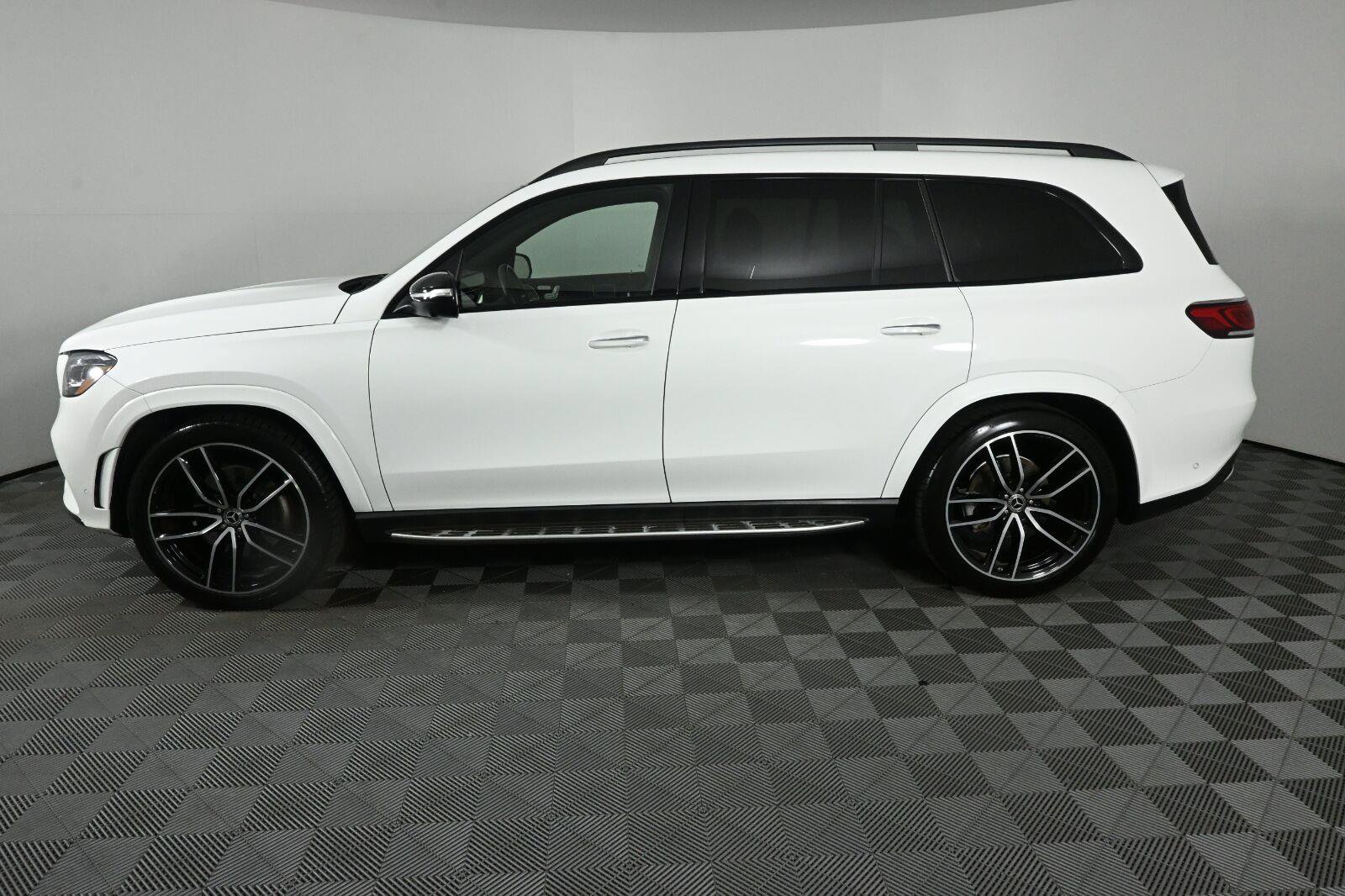 Certified 2022 Mercedes-Benz GLS 450 4MATIC image 3