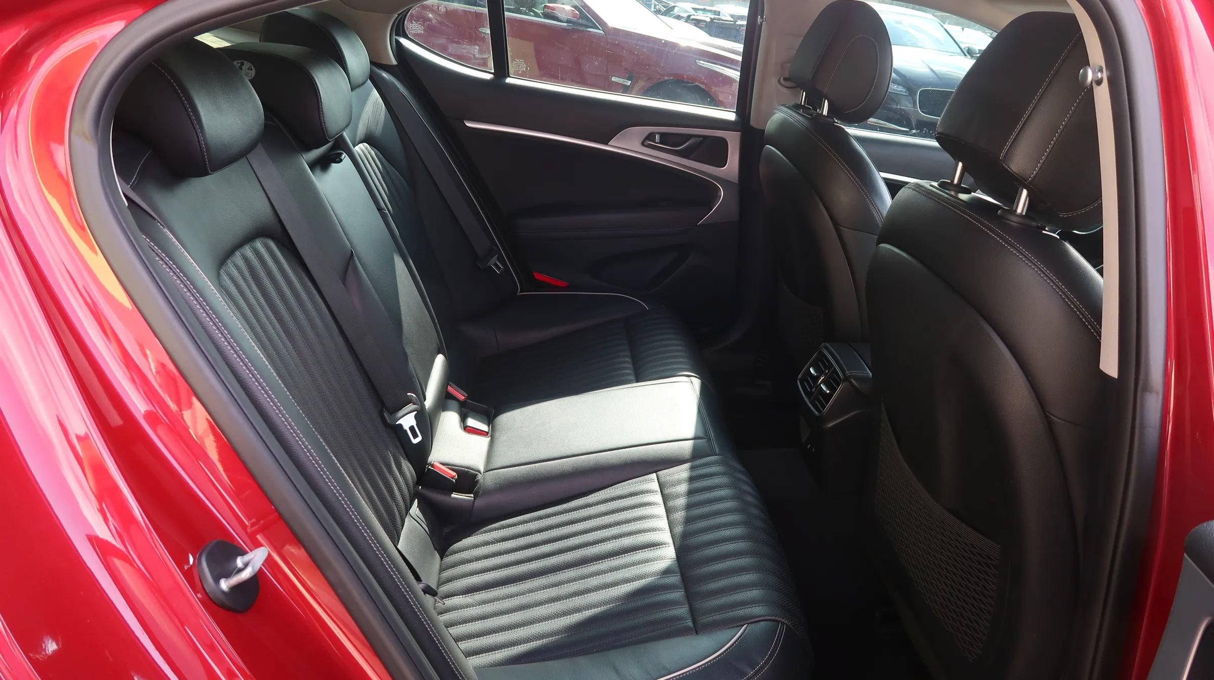 Used 2021 Genesis G70 3.3T RWD image 22