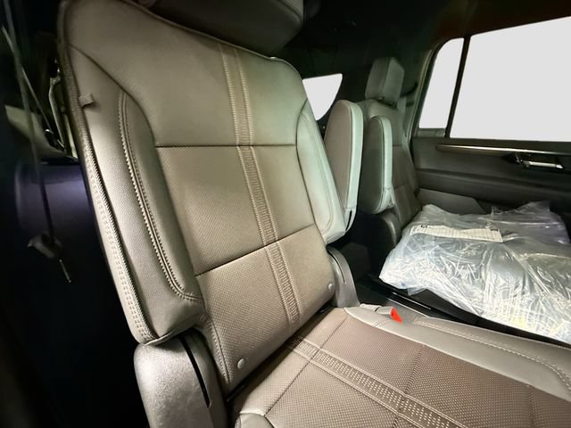 New 2026 Chevrolet Suburban High Country AWD/4WD image 30