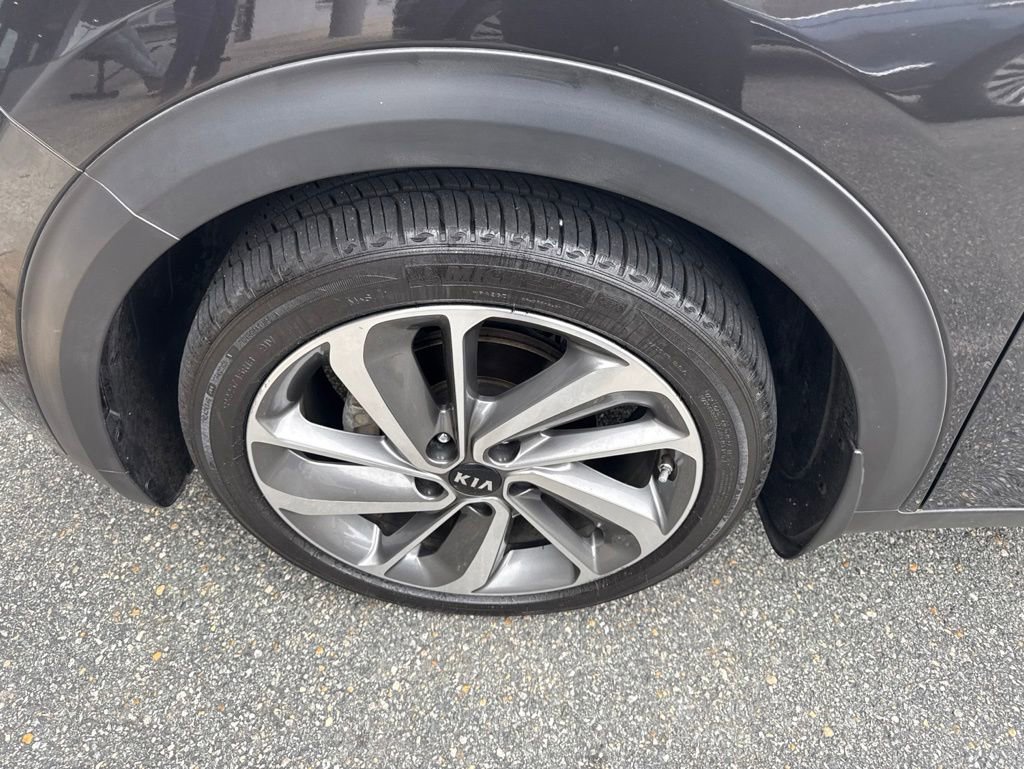 Used 2017 Kia Niro Touring w/ Advanced Technology Package FWD image 8