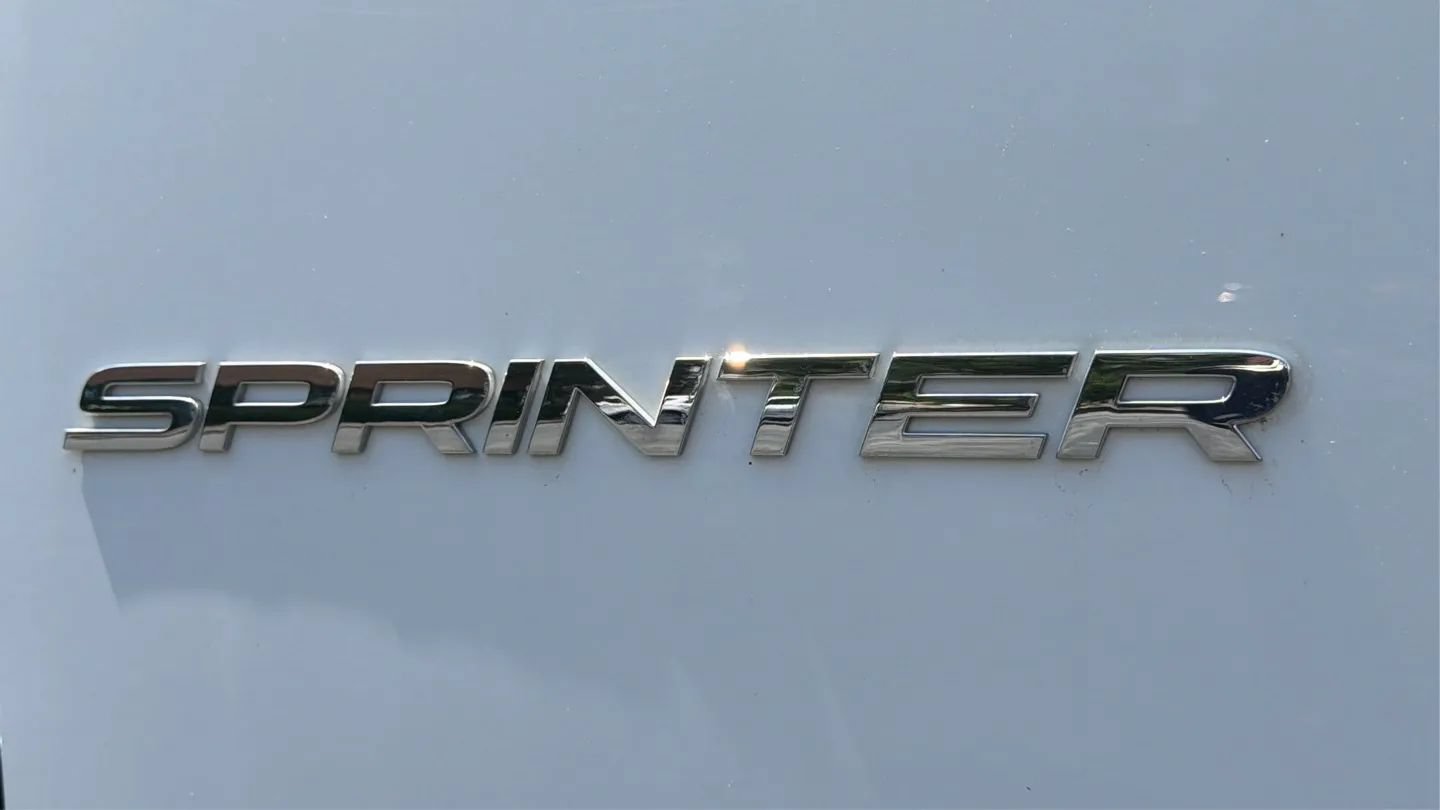 Used 2021 Mercedes-Benz Sprinter 2500 image 32