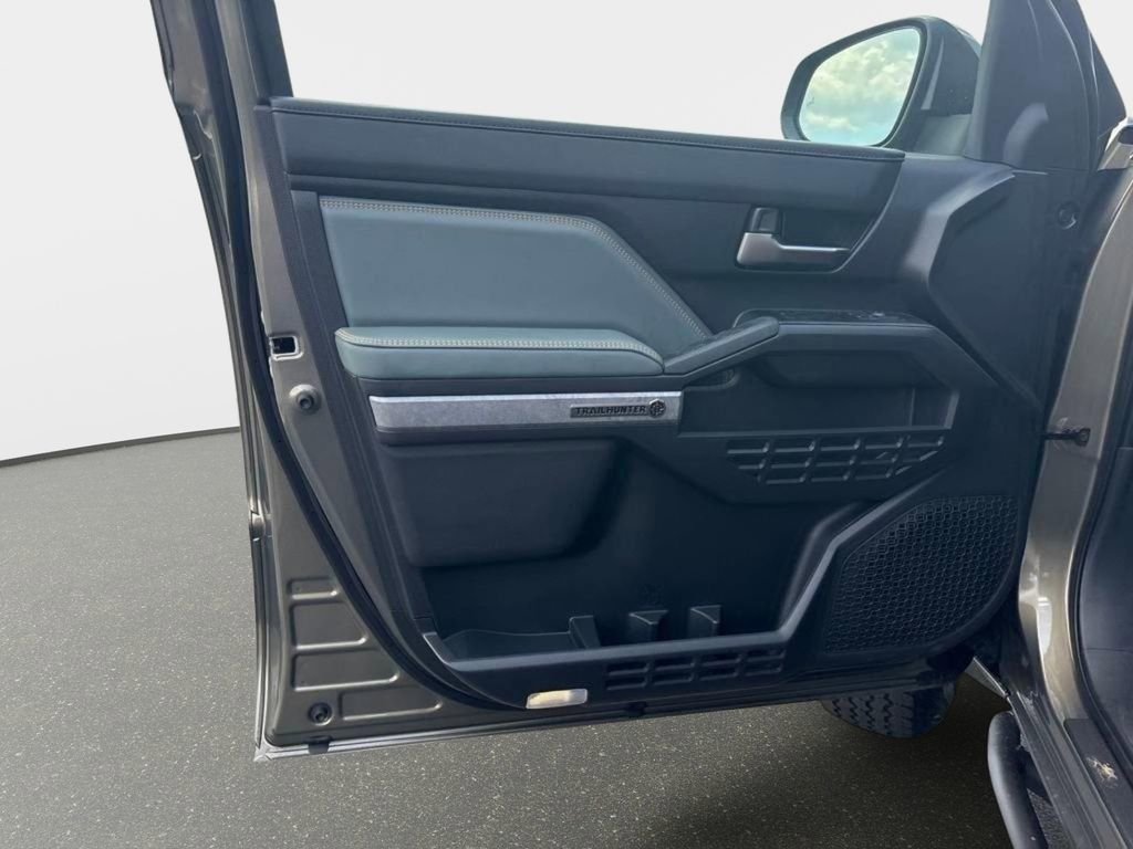 New 2025 Toyota Tacoma Trailhunter image 10