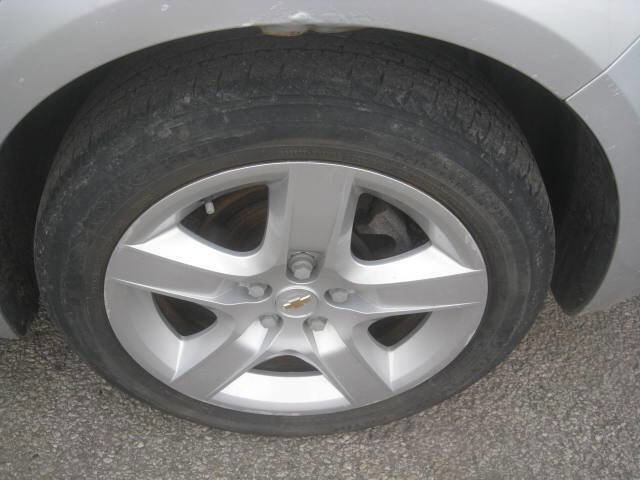 Used 2010 Chevrolet Malibu LS image 25