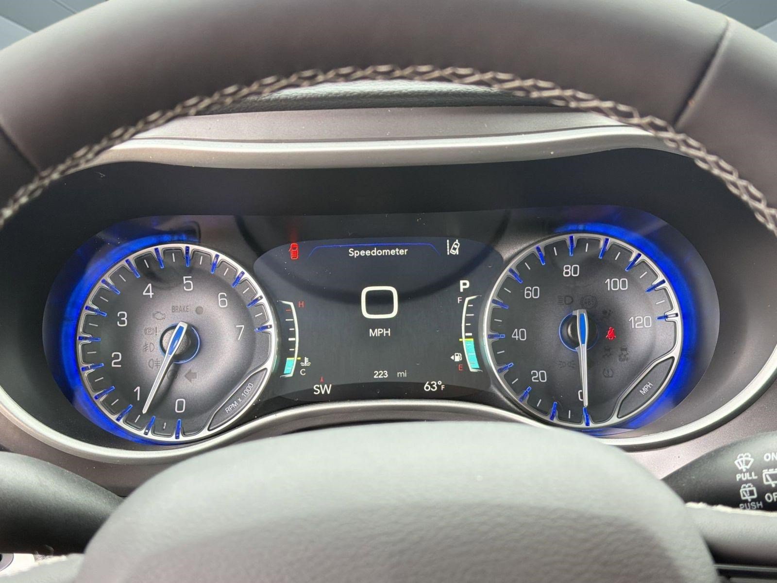 New 2026 Chrysler Pacifica Select w/ S Appearance Package FWD image 17