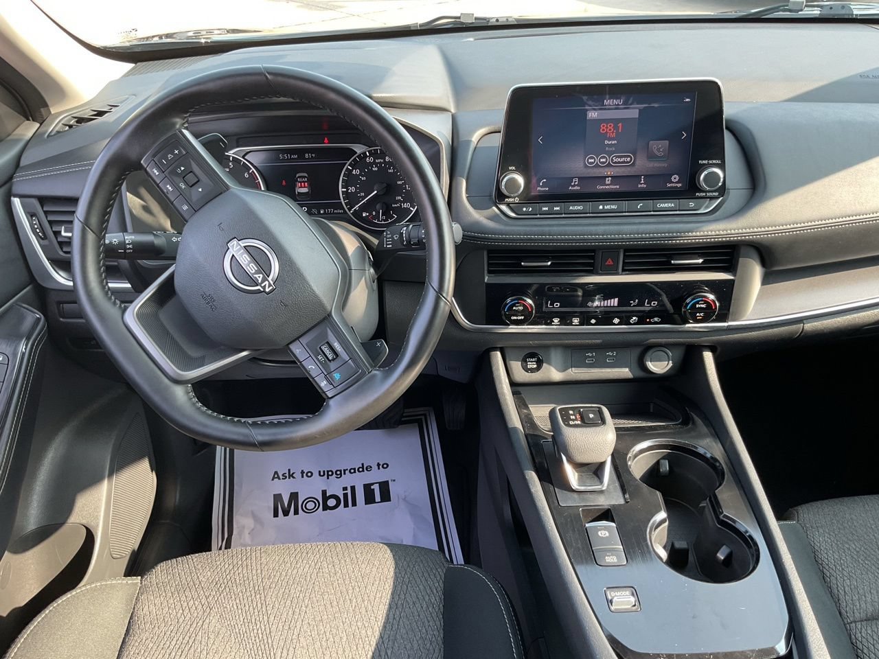 Used 2025 Nissan Rogue SV FWD image 14