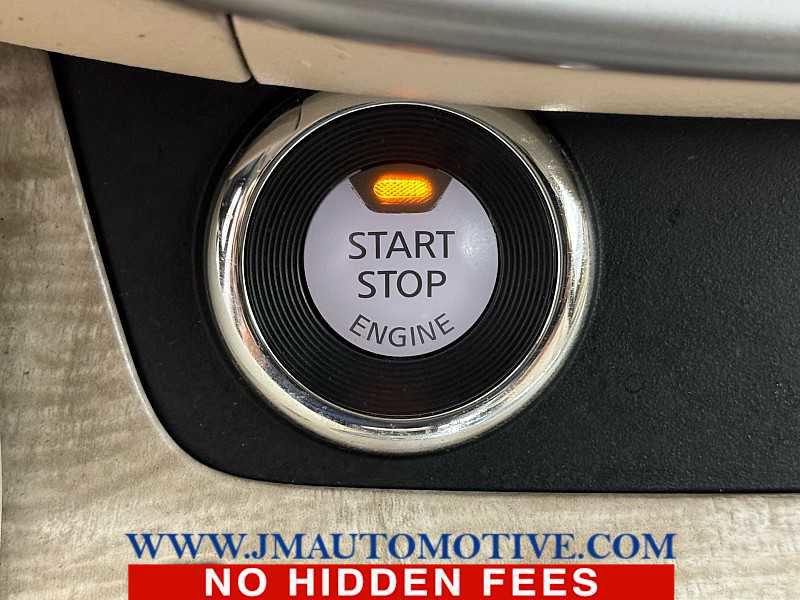 Used 2020 Nissan Murano SV image 37