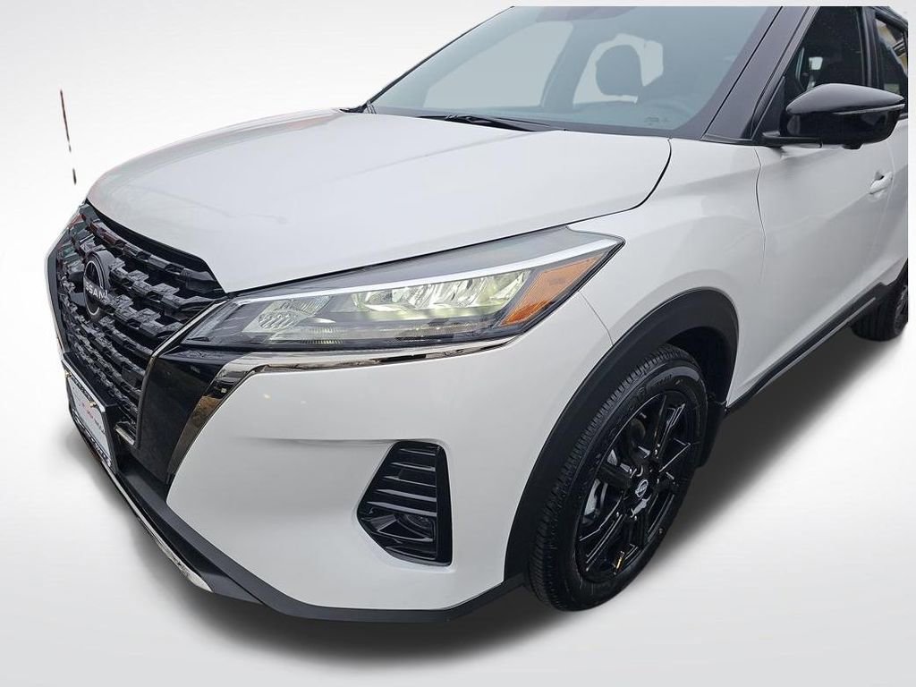 Used 2023 Nissan Kicks SR w/ SR Premium Package image 27