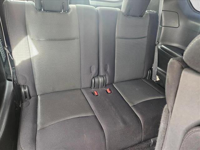 Used 2017 Nissan Pathfinder S image 12