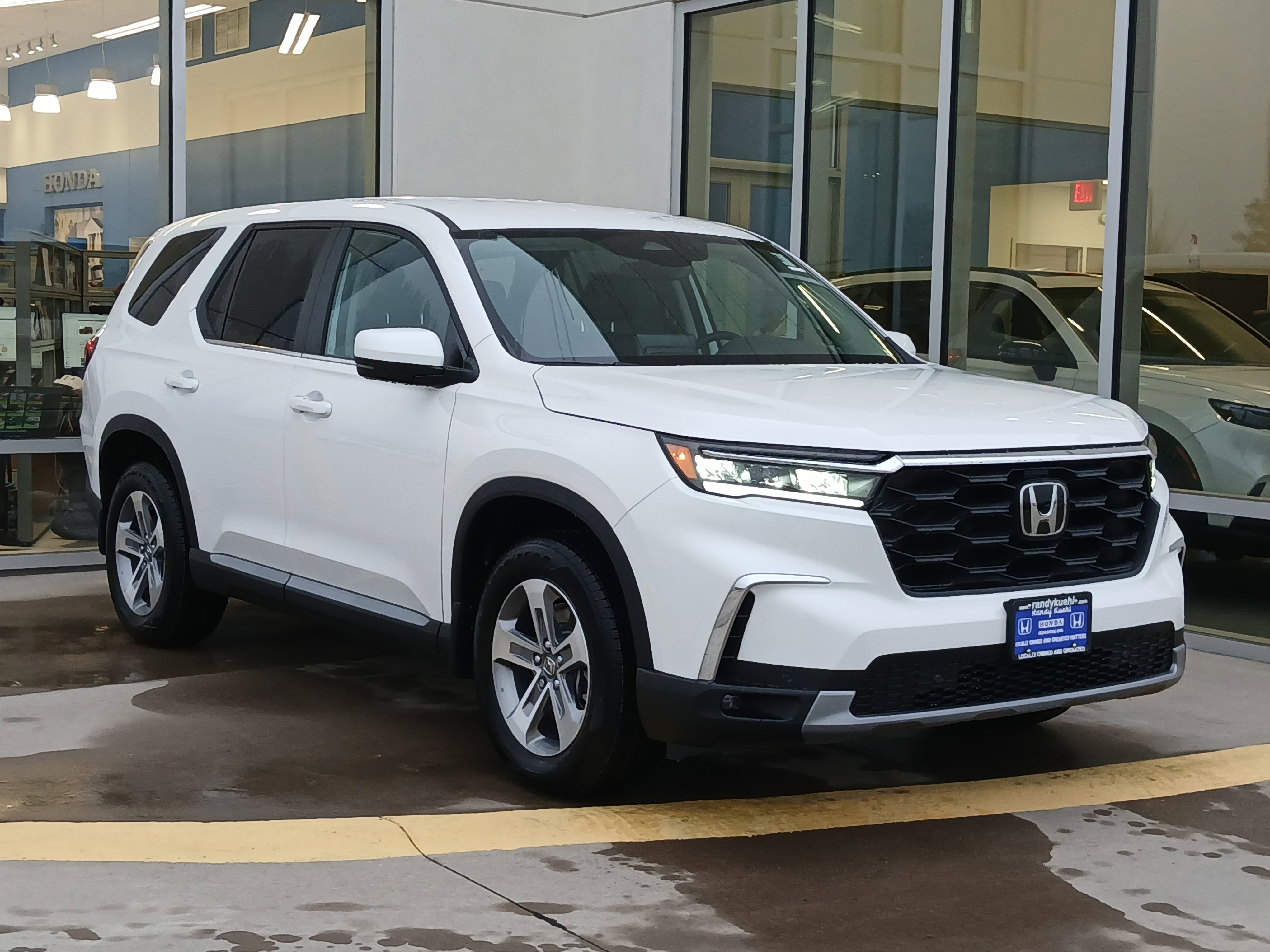New 2025 Honda Pilot EX-L image 5