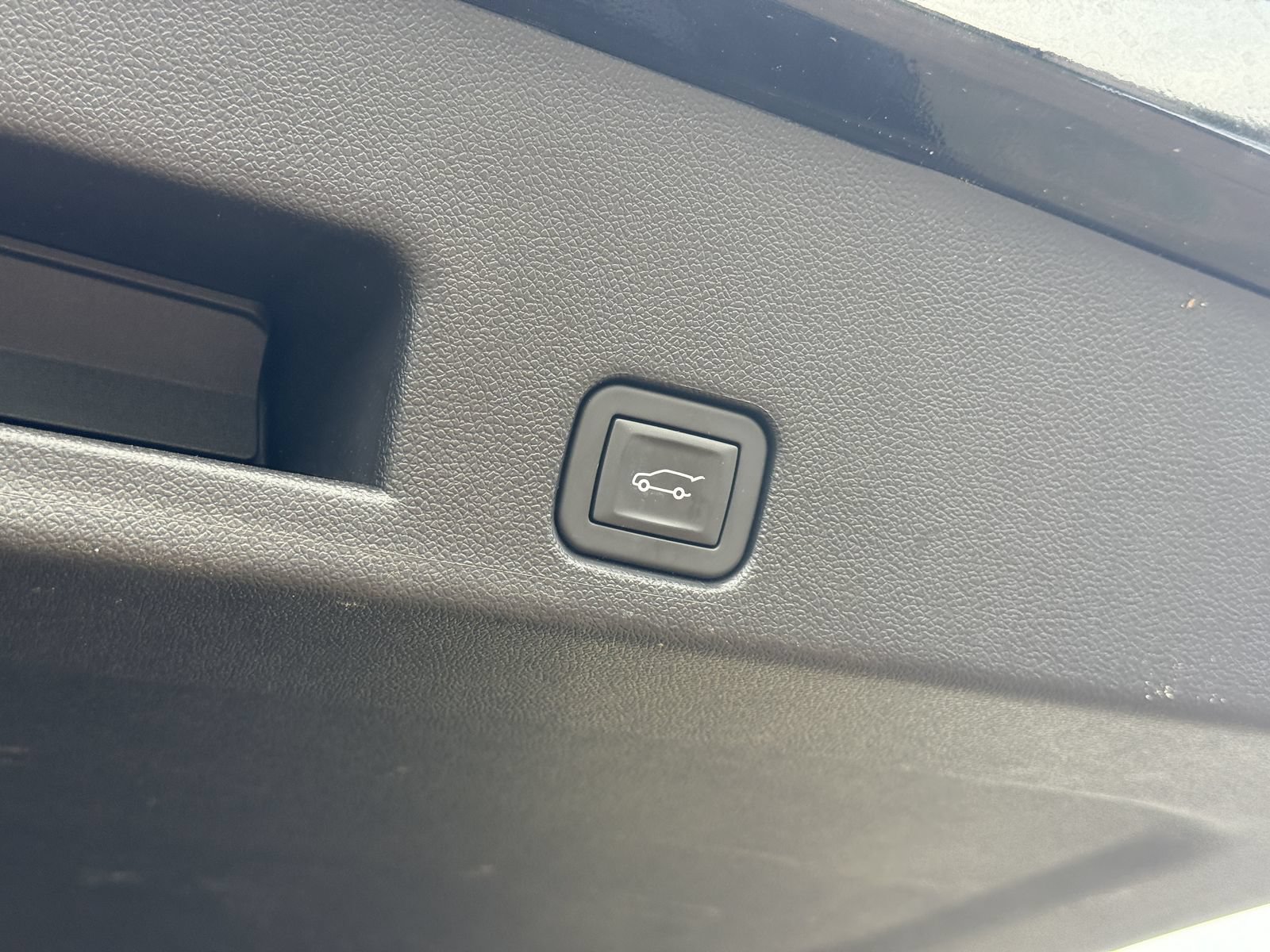 Used 2026 Chevrolet Traverse RS w/ LPO, Floor Liner Package FWD image 14