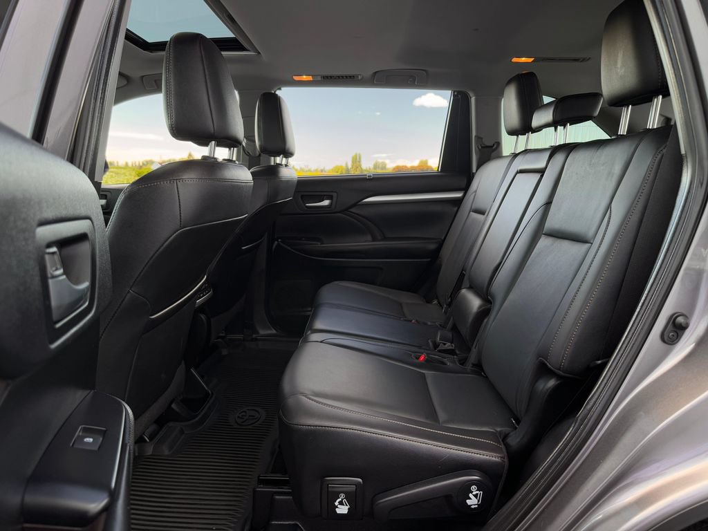 Certified 2019 Toyota Highlander XLE AWD/4WD image 23
