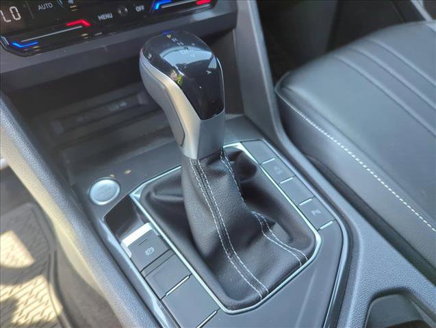Used 2022 Volkswagen Tiguan SE R-Line FWD image 12