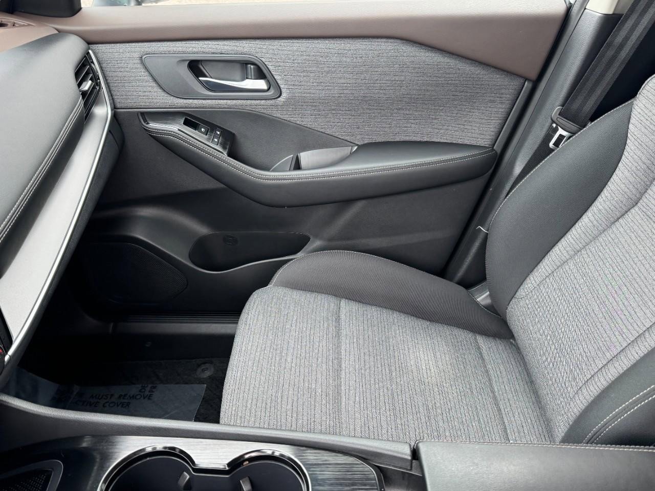 Used 2023 Nissan Rogue SV image 13