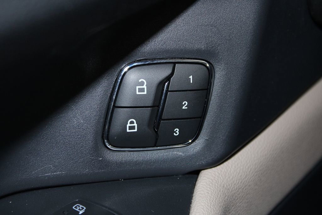 Used 2024 Ford Expedition Max XLT image 45