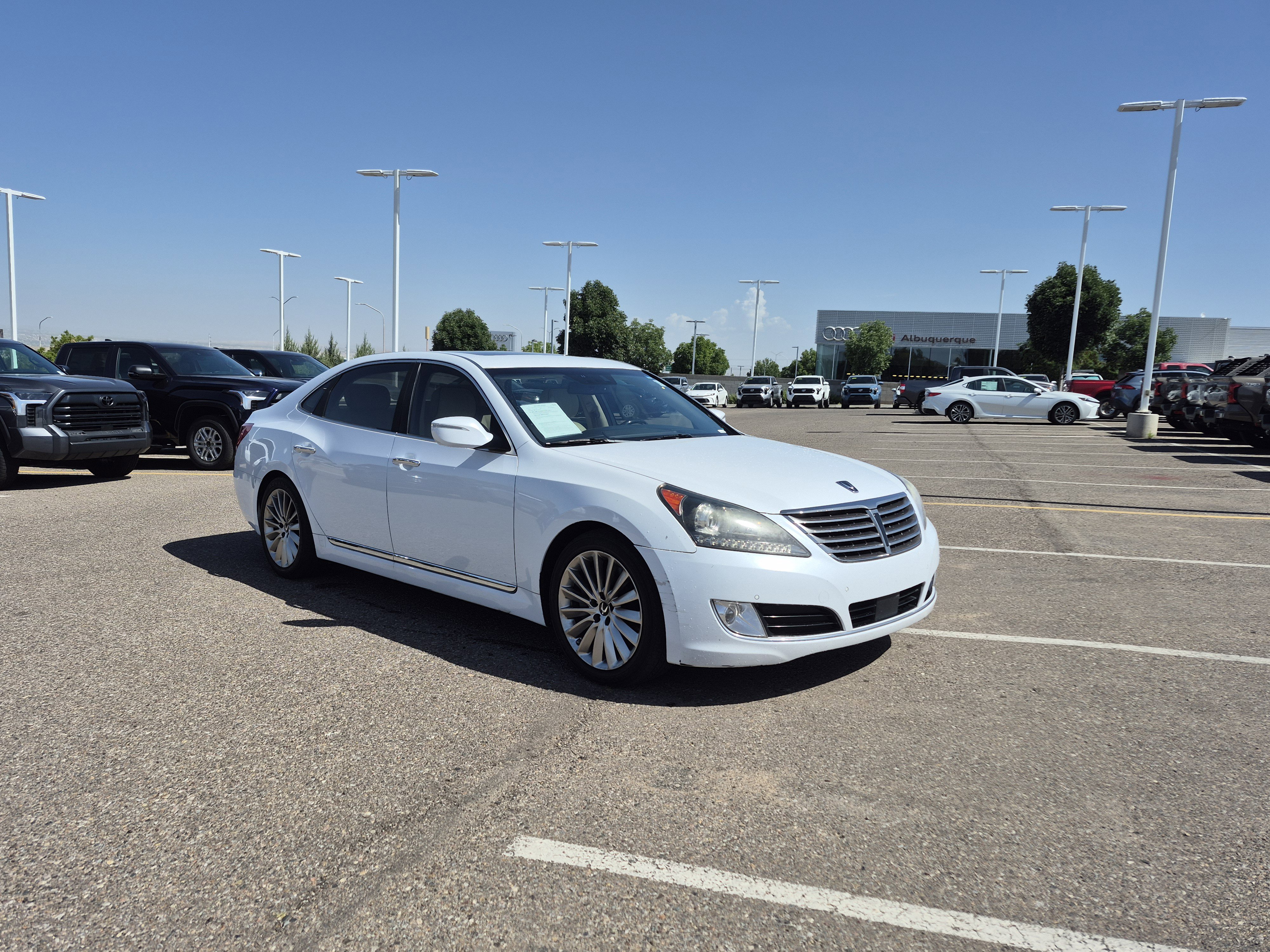 Used 2015 Hyundai Equus Signature RWD image 7