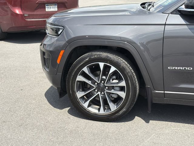 Used 2024 Jeep Grand Cherokee Overland w/ Trailer Tow Package AWD/4WD image 11