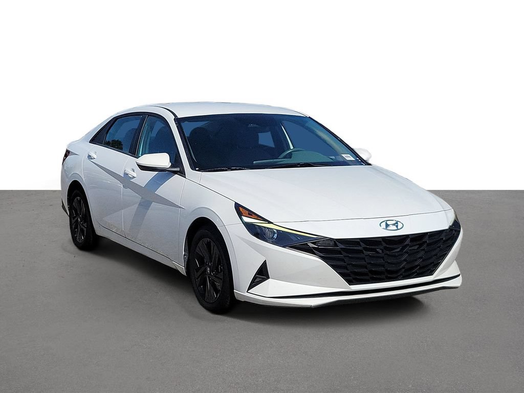 Used 2023 Hyundai Elantra SEL FWD image 2