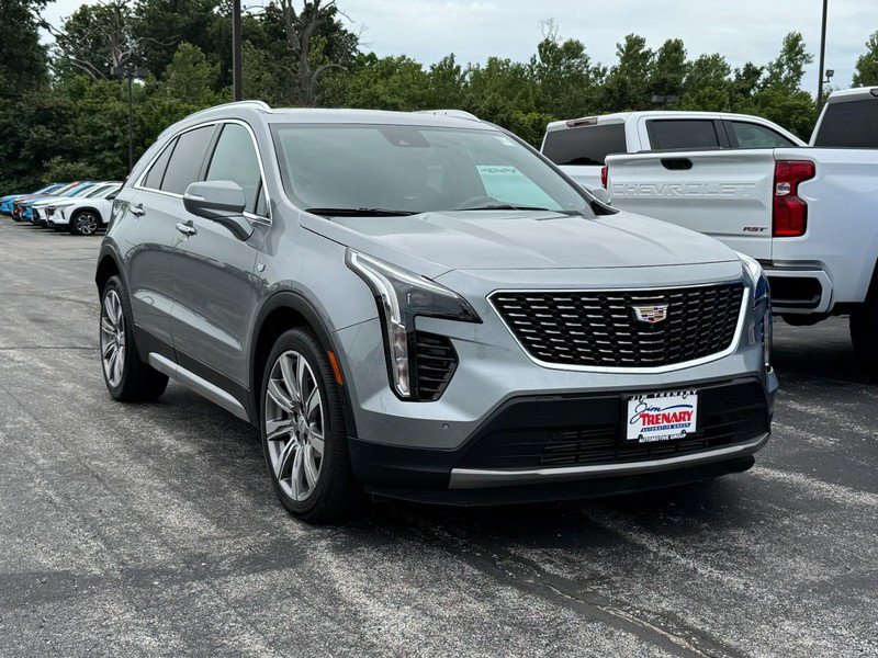 Used 2023 Cadillac XT4 Premium Luxury w/ Enhanced Visibility Package FWD image 2
