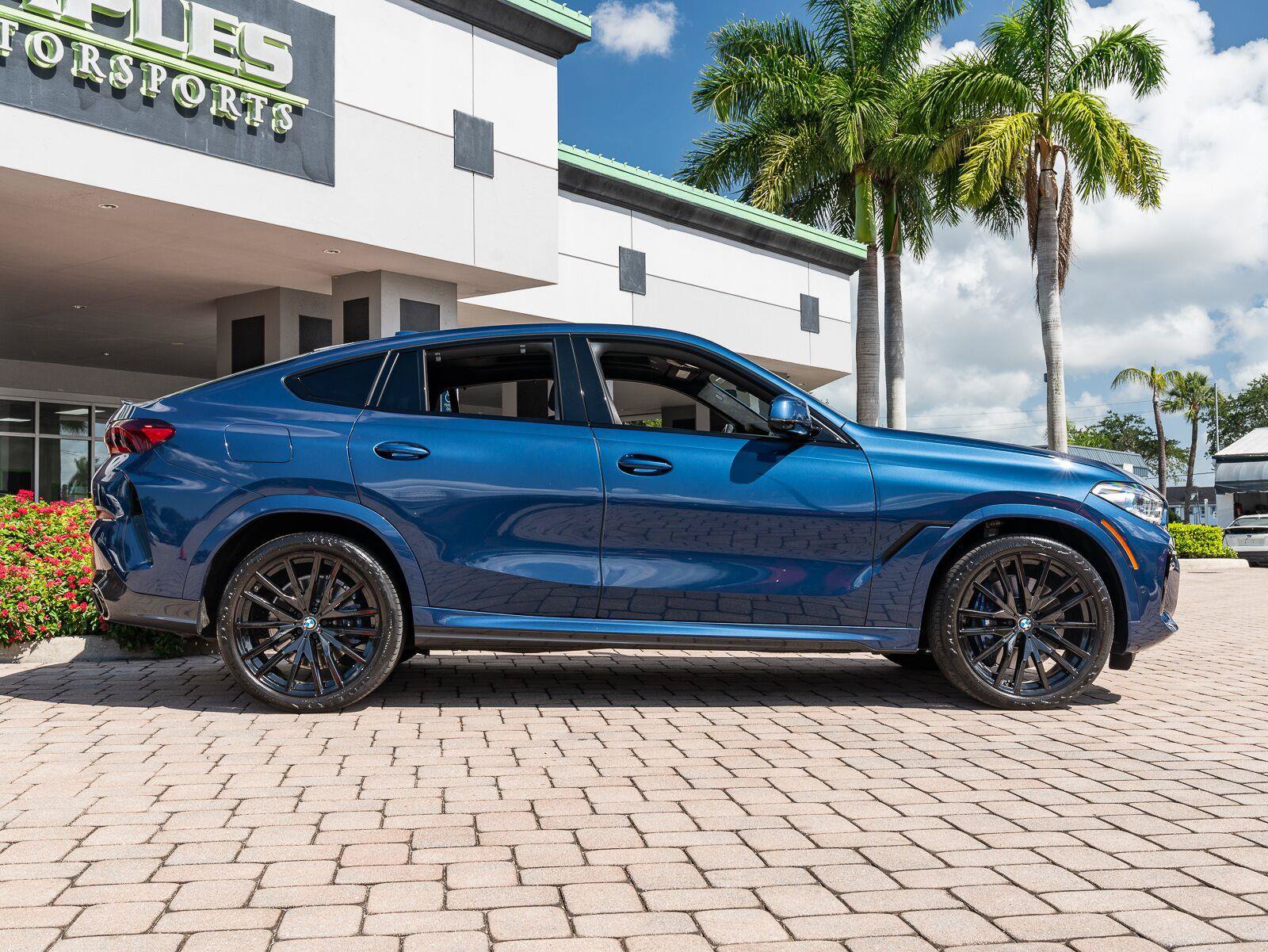 Used 2022 BMW X6 M50i w/ Executive Package AWD/4WD image 26