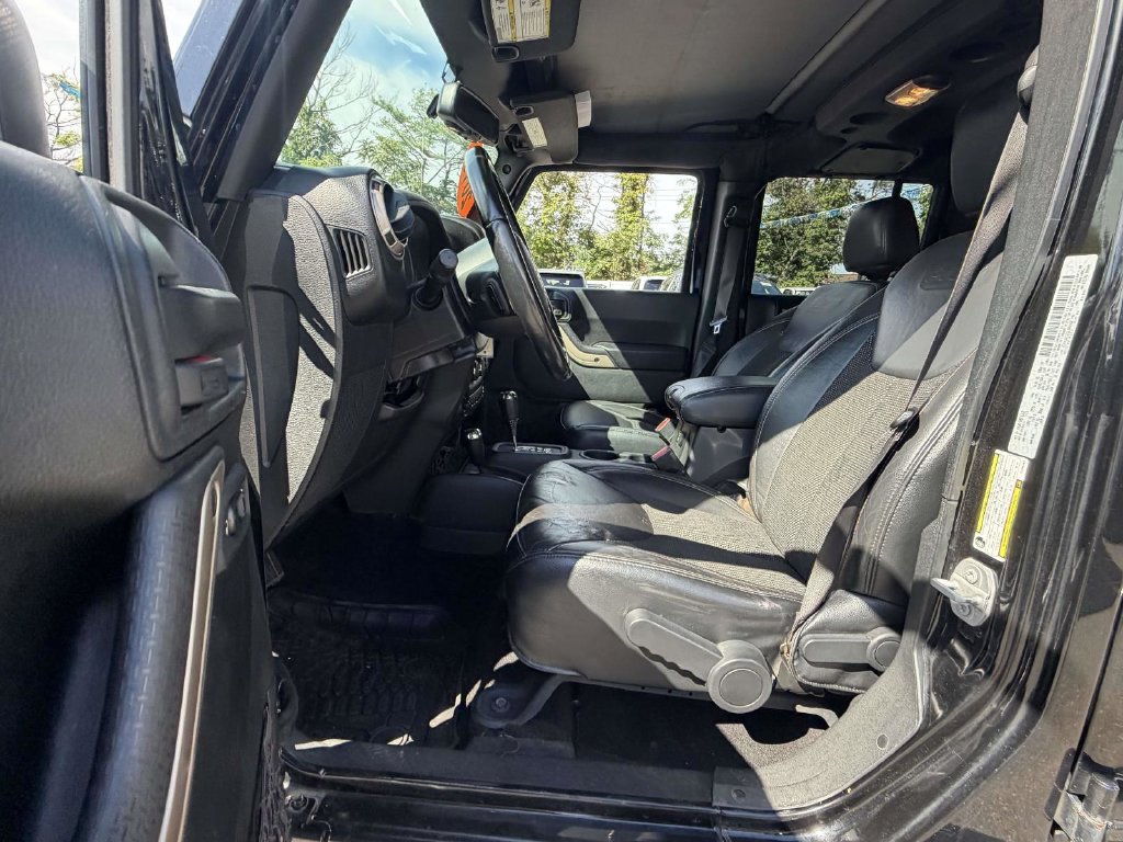 Certified 2016 Jeep Wrangler Unlimited Sahara AWD/4WD image 17