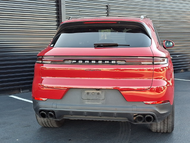 Certified 2024 Porsche Cayenne AWD/4WD image 6
