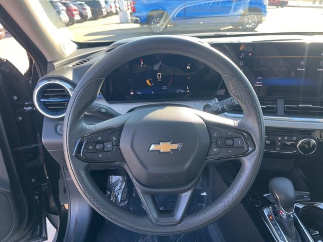 Used 2024 Chevrolet Trax LT image 17