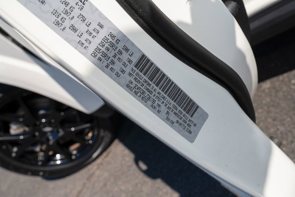 Used 2018 Dodge Journey SXT w/ Blacktop Package FWD image 20