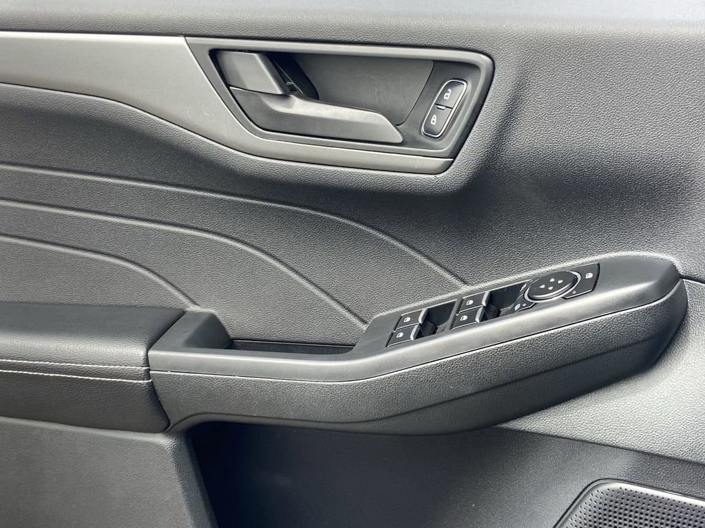 Used 2023 Ford Escape Active w/ Cold Weather Package image 18