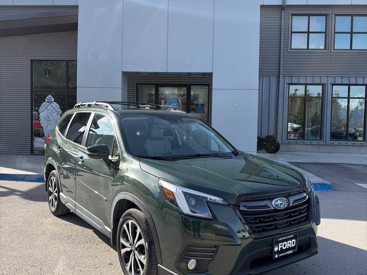 Used 2022 Subaru Forester Limited image 1