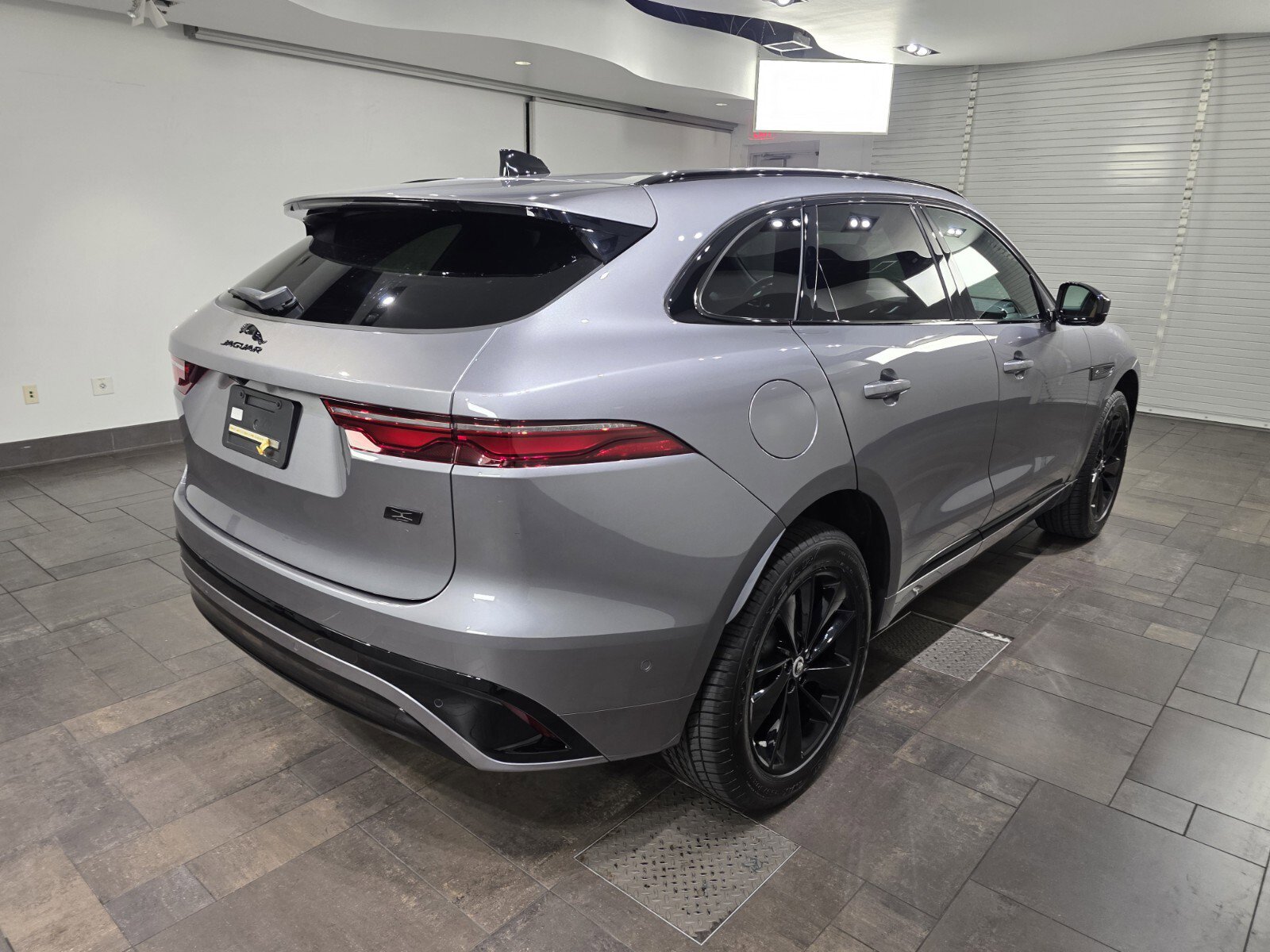 New 2026 Jaguar F-PACE R-Dynamic S image 27