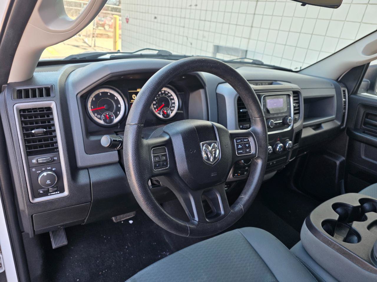 Used 2017 RAM 1500 Express AWD/4WD image 9