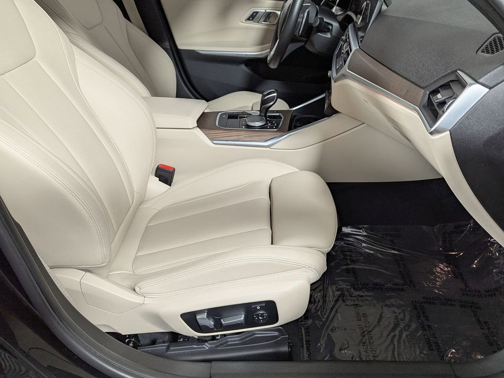 Used 2019 BMW 330i xDrive Sedan w/ Convenience Package image 24