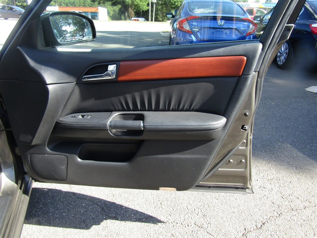 Used 2007 INFINITI M35 w/ Technology Pkg RWD image 21
