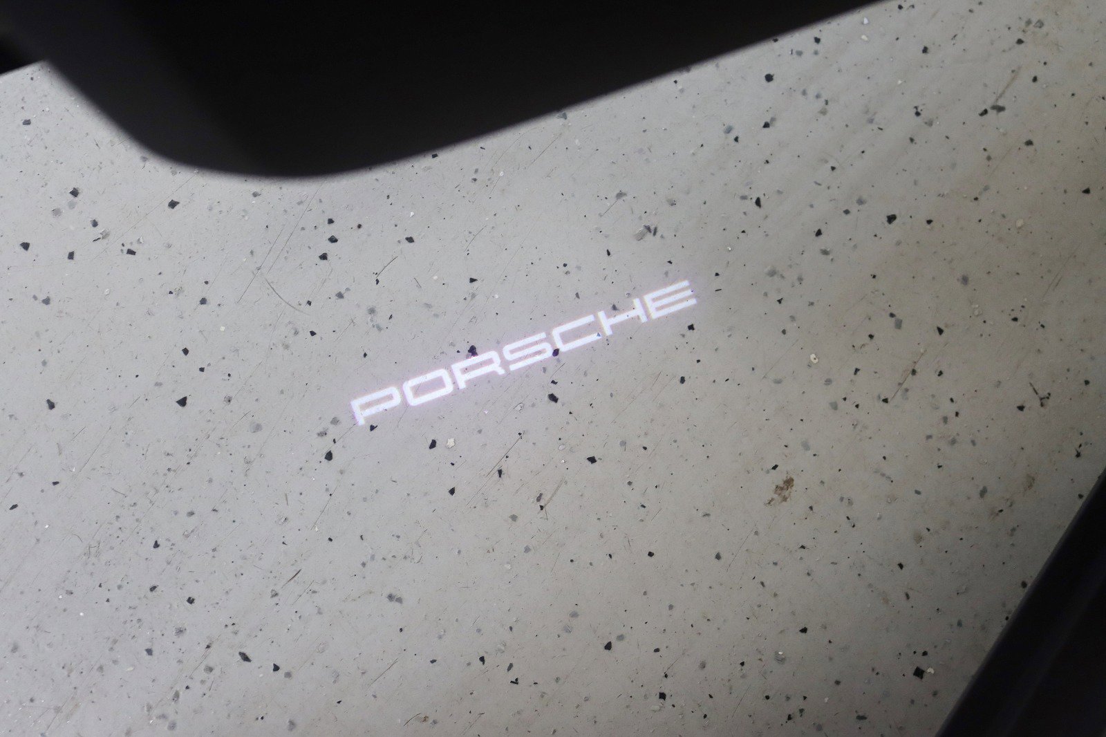 Used 2021 Porsche Macan AWD/4WD image 35
