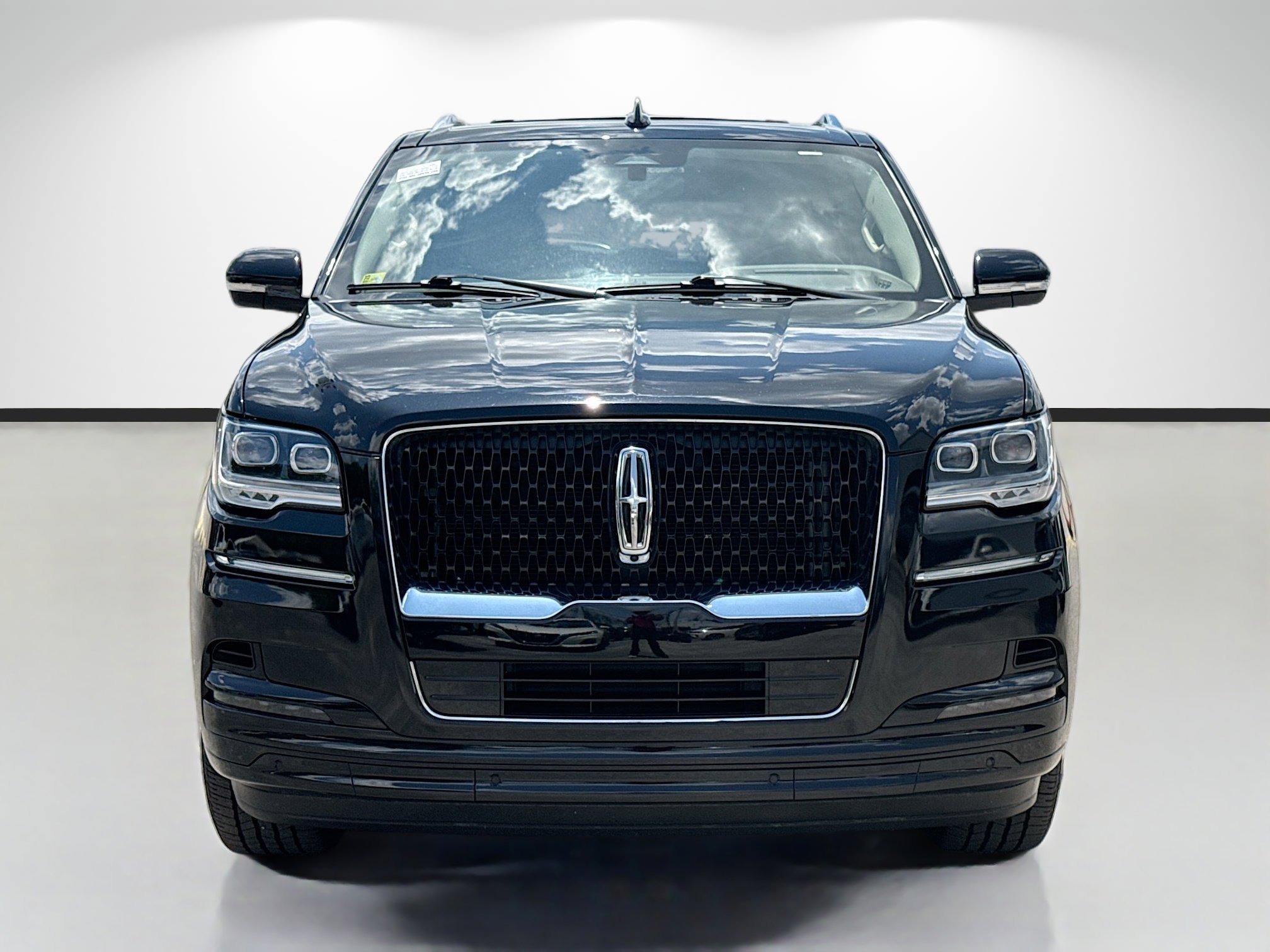Used 2023 Lincoln Navigator L Reserve AWD/4WD image 8
