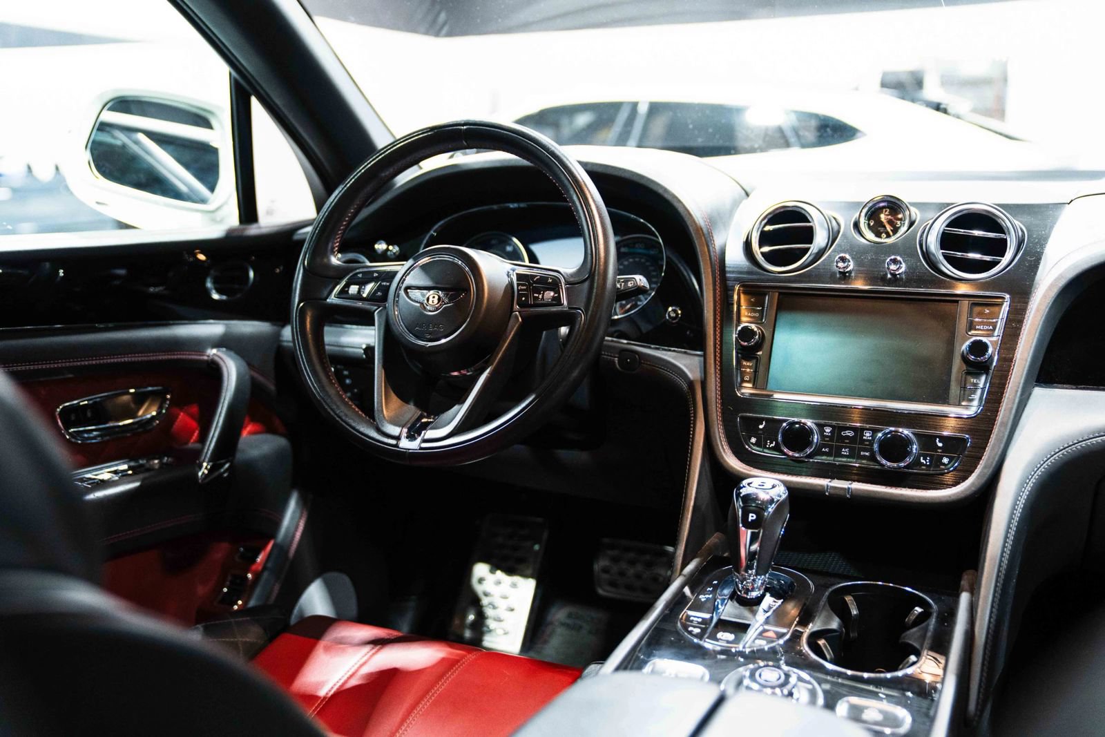 Used 2019 Bentley Bentayga AWD/4WD image 57