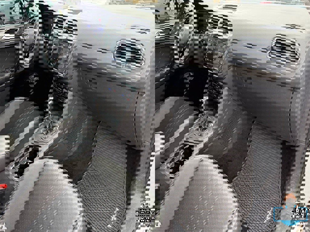 Used 2022 Volkswagen Tiguan SE image 29