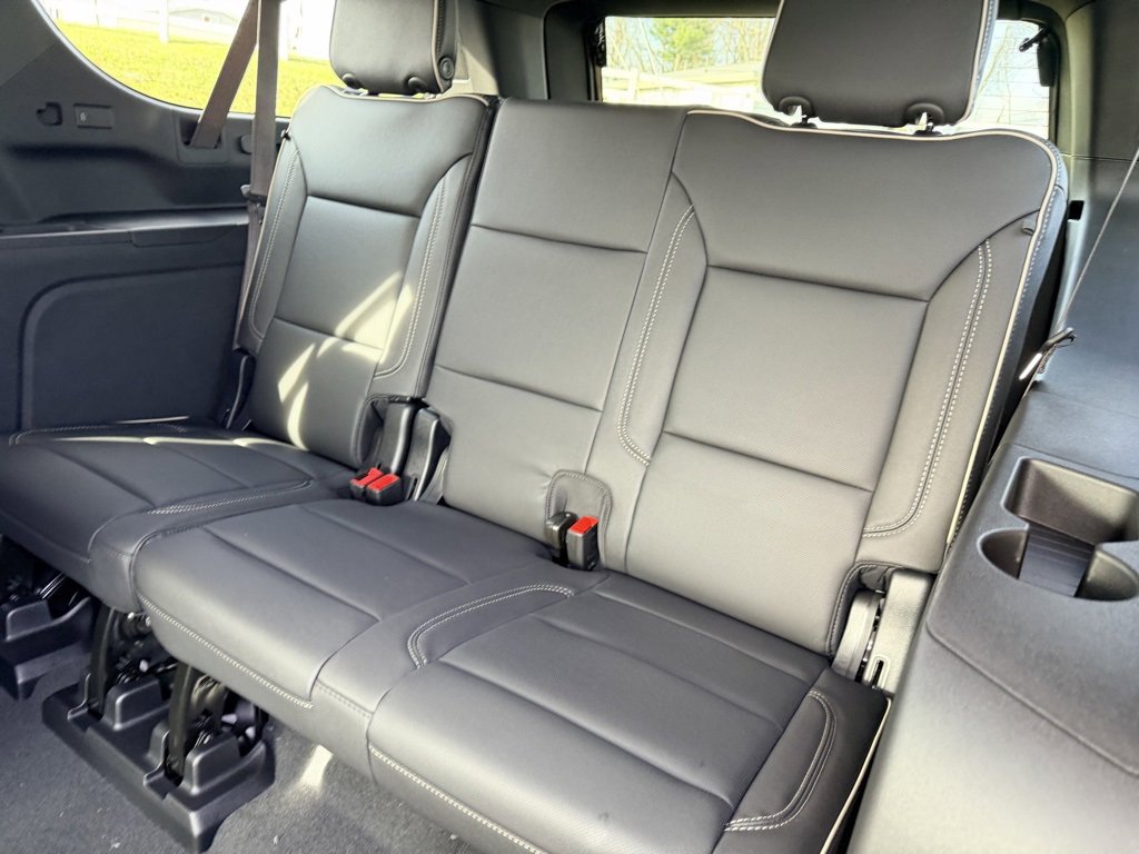 New 2026 Chevrolet Suburban Premier image 34