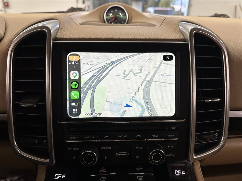 Used 2014 Porsche Cayenne AWD/4WD image 21